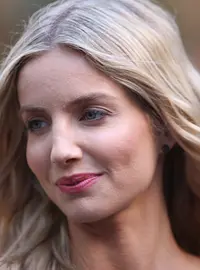 Annabelle Wallis