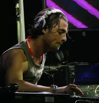 Axwell