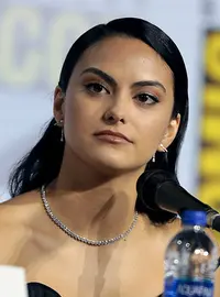 Camila Mendes