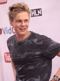 Caspar Lee