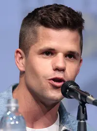 Charlie Carver