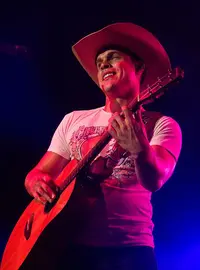 Dustin Lynch