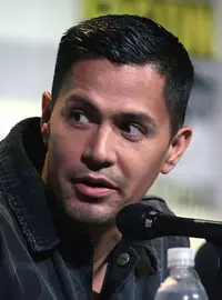 Jay Hernandez