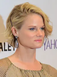 Joelle Carter