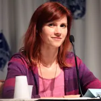 Julie McNiven