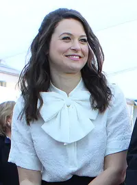 Katie Lowes