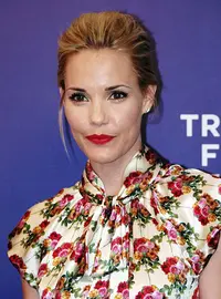 Leslie Bibb