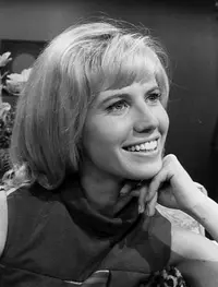 Leslie Charleson