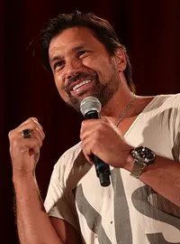 Manu Bennett