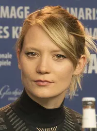 Mia Wasikowska