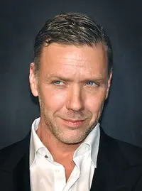 Mikael Persbrandt