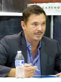 Nicholas Lea