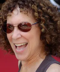 Rhea Perlman